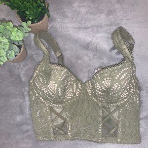 BRAND NEW VICTORIA SECRET LINGERIE TOP